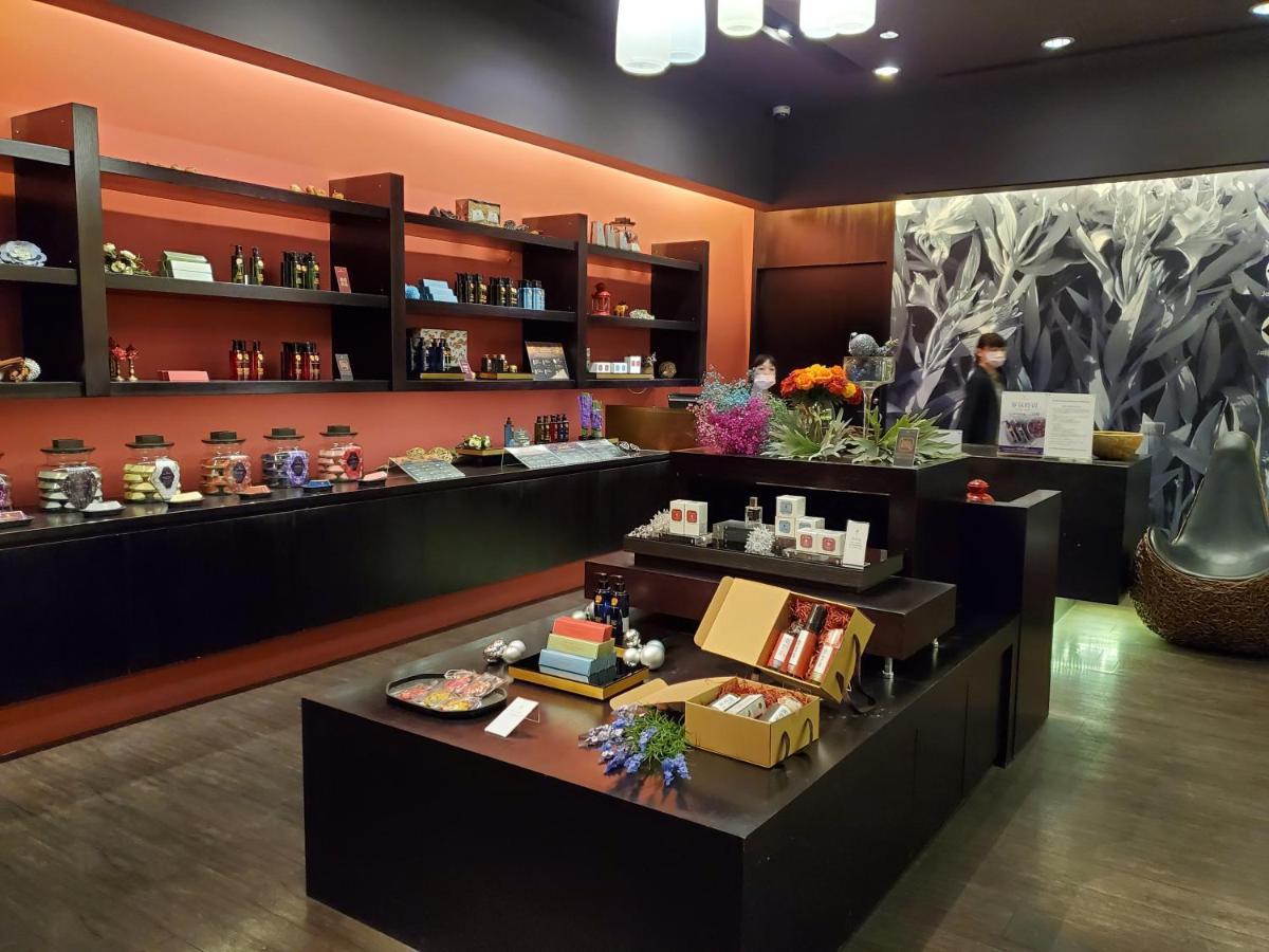 Parkview Hotels & Resorts Città di Hualien Esterno foto The interior of the store